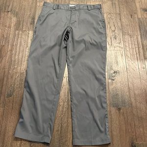 Mens Nike golf pants color gray 34 waist 30 length in great condition